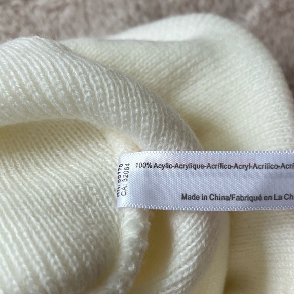 2/$20 ✨NWT Urban Outfitters UO Smiley Face 90s Y2K Embroidered Beanie - Picture 7 of 7